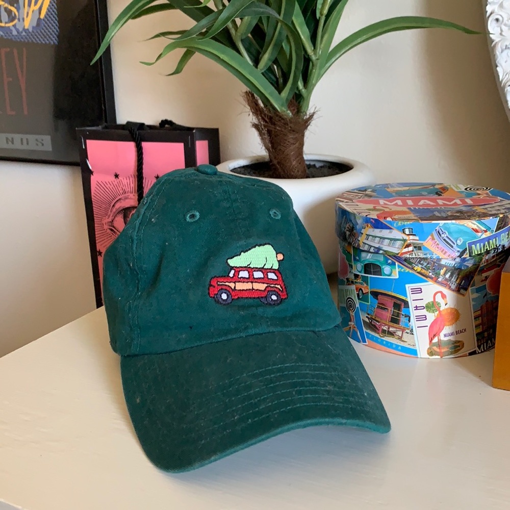 Vineyard Vines baseball hat